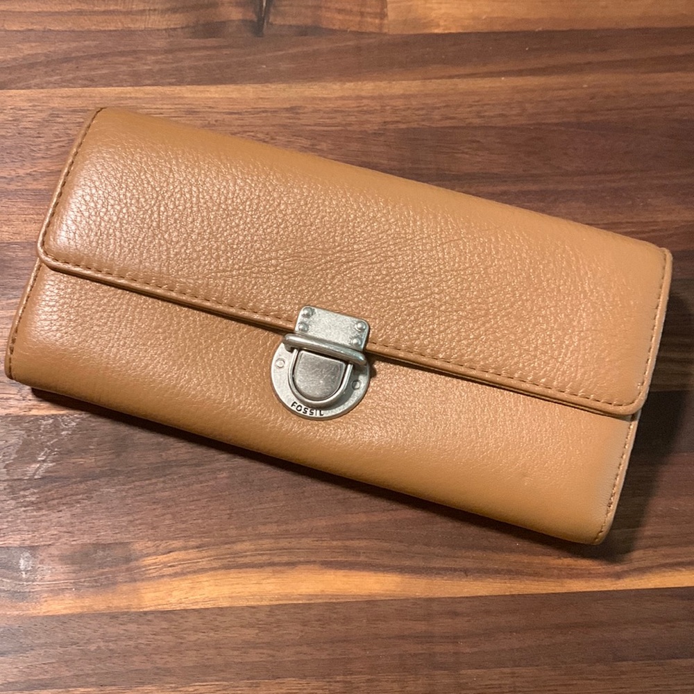 Fossil brown leather wallet